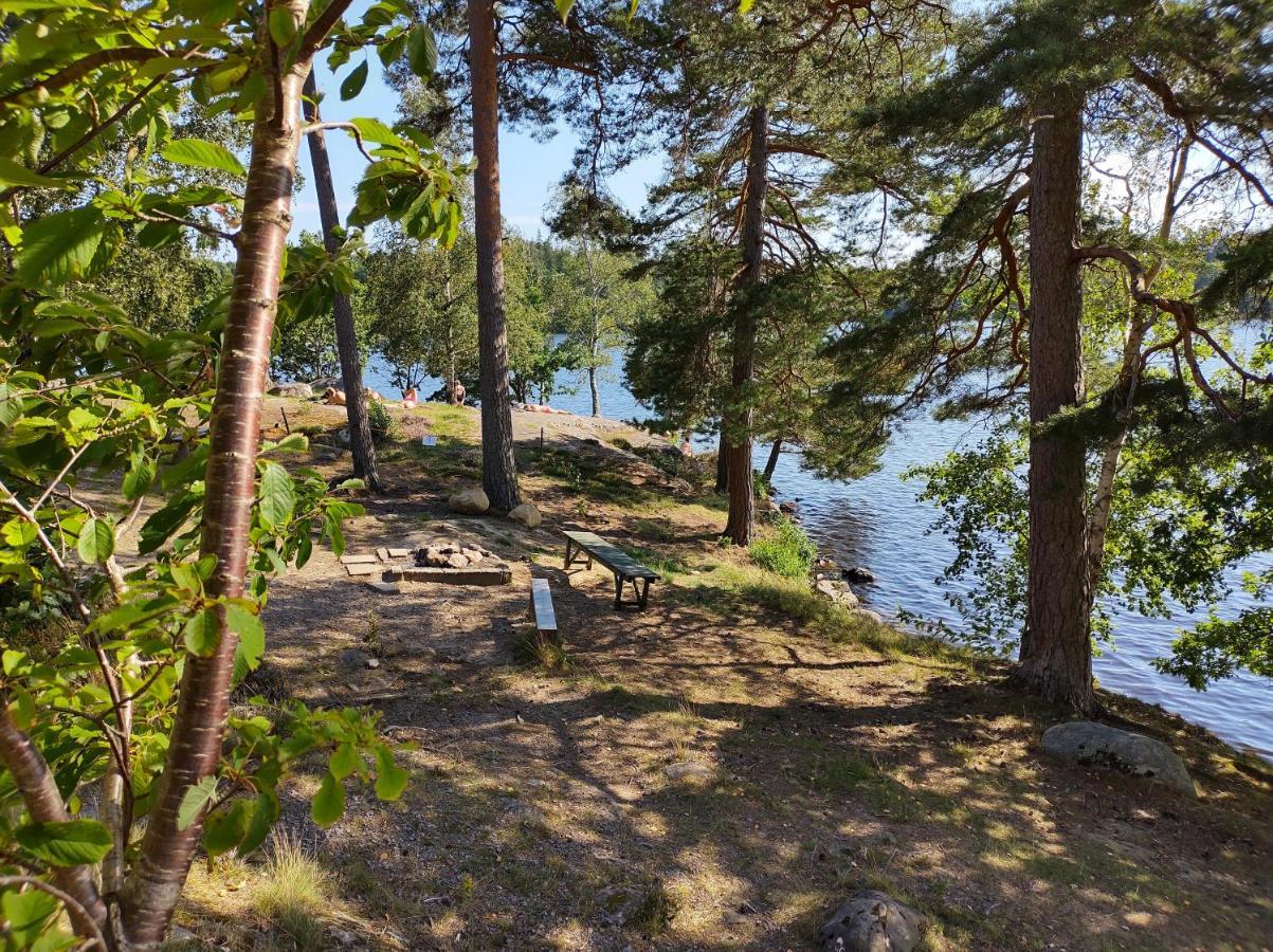 Varhaga Vandrarhem Sjuntorp Exterior photo
