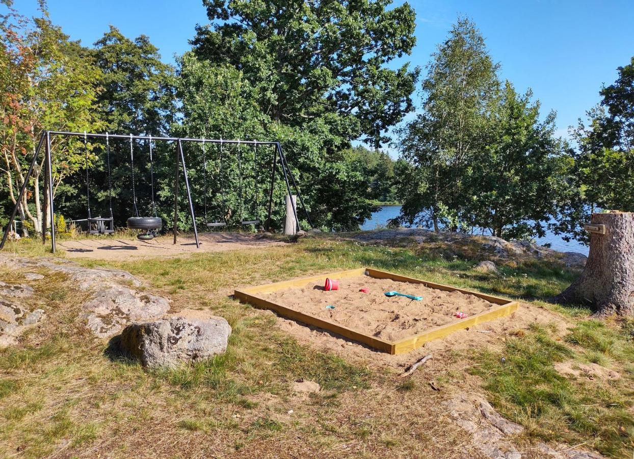 Varhaga Vandrarhem Sjuntorp Exterior photo
