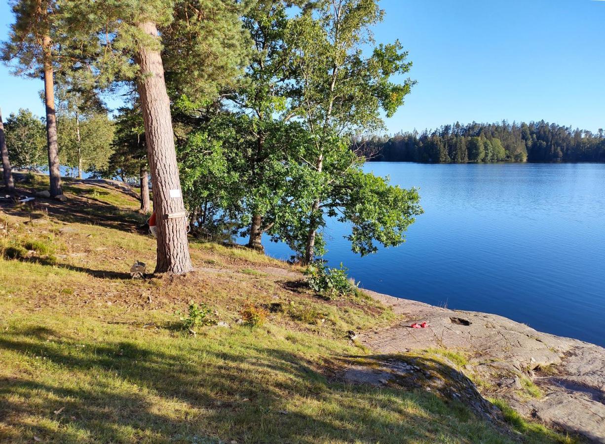 Varhaga Vandrarhem Sjuntorp Exterior photo